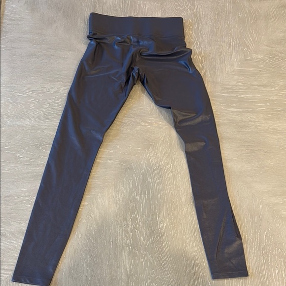Steel Gray Carbon38 Takara Shine Leggings Extra Small  New Without Tags - Picture 10 of 16